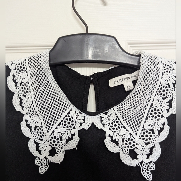 Perception concept, lace collared sleeveless blouse NWT - Picture 4 of 4